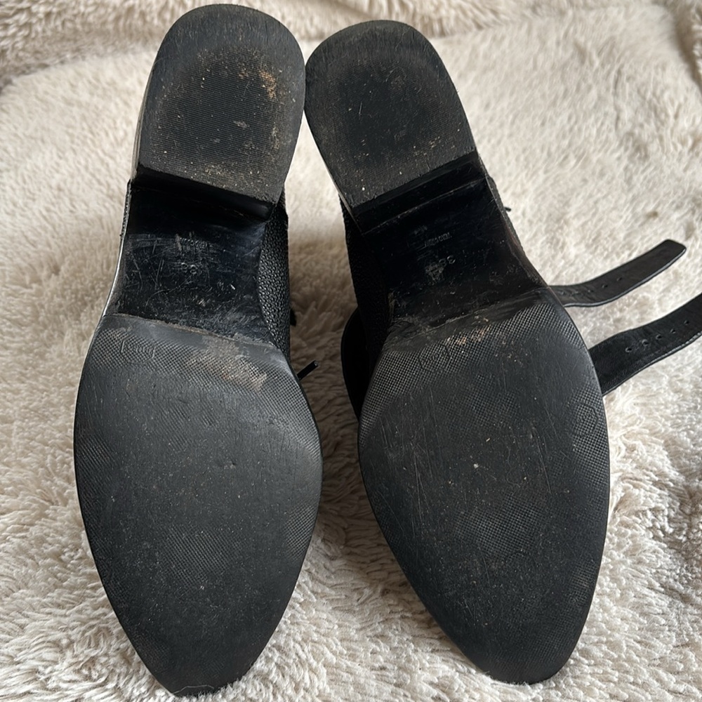 Alexander wang black leather Erin ankle boot
EU Size 38 / US size 8 - Picture 7 of 10